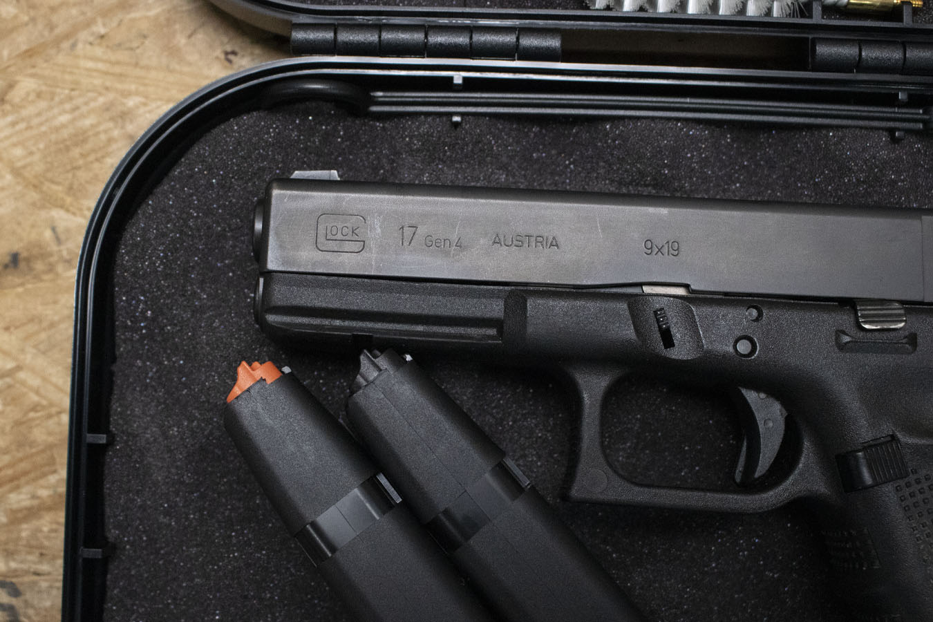 GLOCK 17 Gen4 9mm Police Trade-in Pistol with Three Magazines and Case